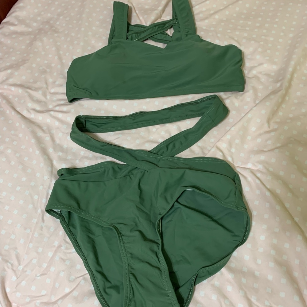 bikini never been worn